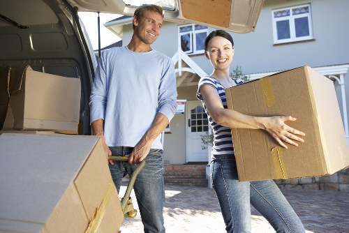 Local packing team helping with apartment relocation in Footscray